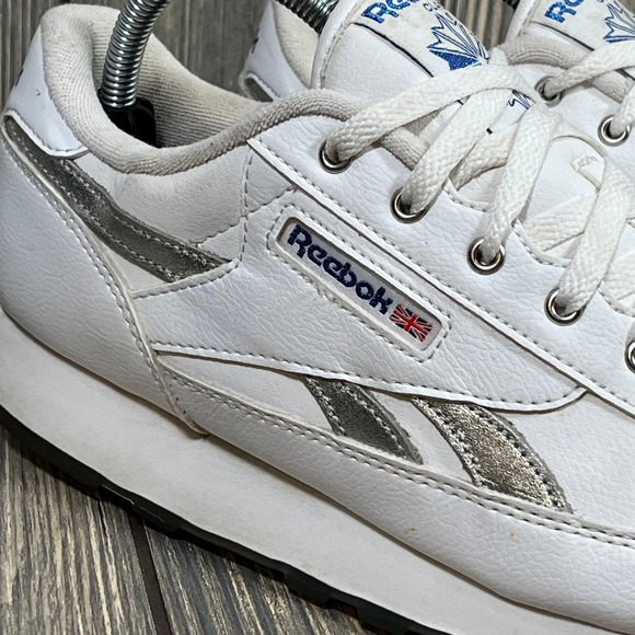 Reebok Classic Women Sneaker Trainer Shoe Women 10 White Silver Leather CN3441 - Picture 4 of 12
